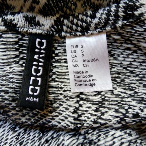 Divided Oversized Cardigan Sweater Size Small Black Casual Bohemian Preppy - Picture 3 of 5